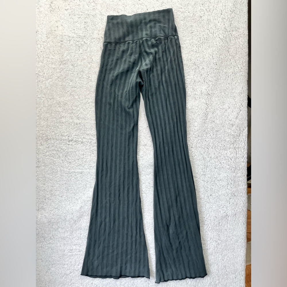 Women's Offline by Aeries Black Gray Stripe Flare Leg Pull On Leggings Size S - Picture 8 of 11